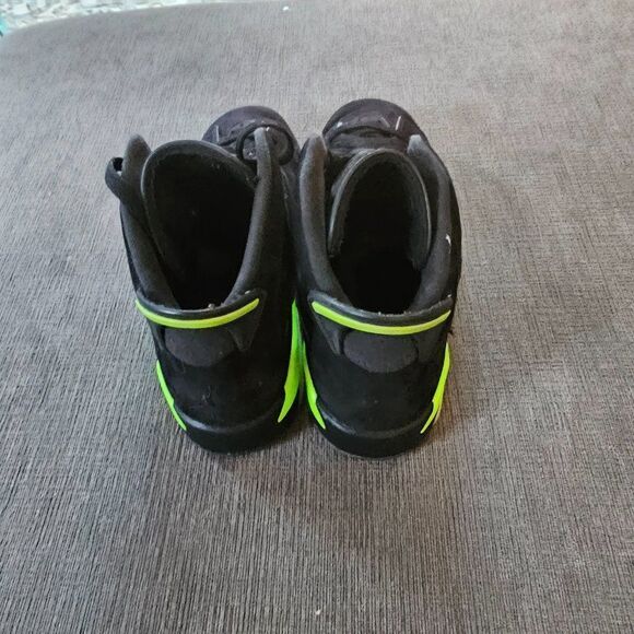 Nike Air Jordan Women's Electric Green 6 Retro Shoes Size 8.5 - Picture 11 of 15